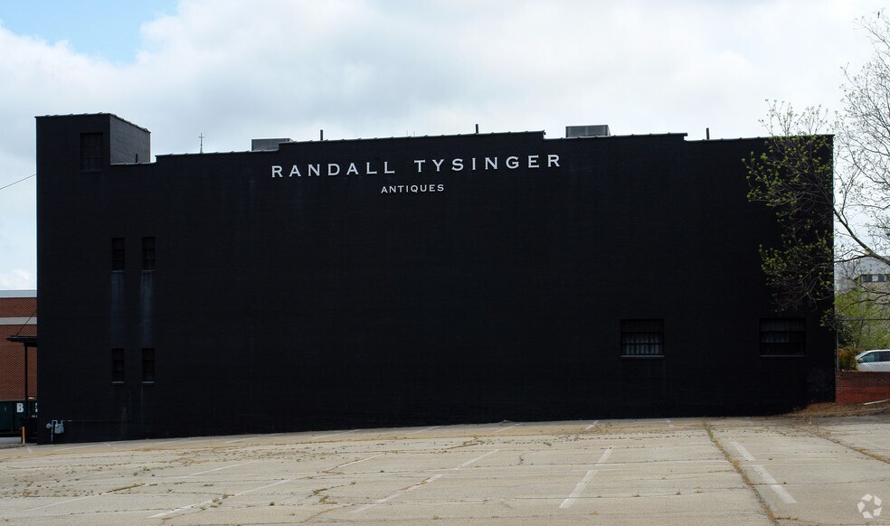 More Photos Of 208 N Elm St, High Point Showroom For Sale