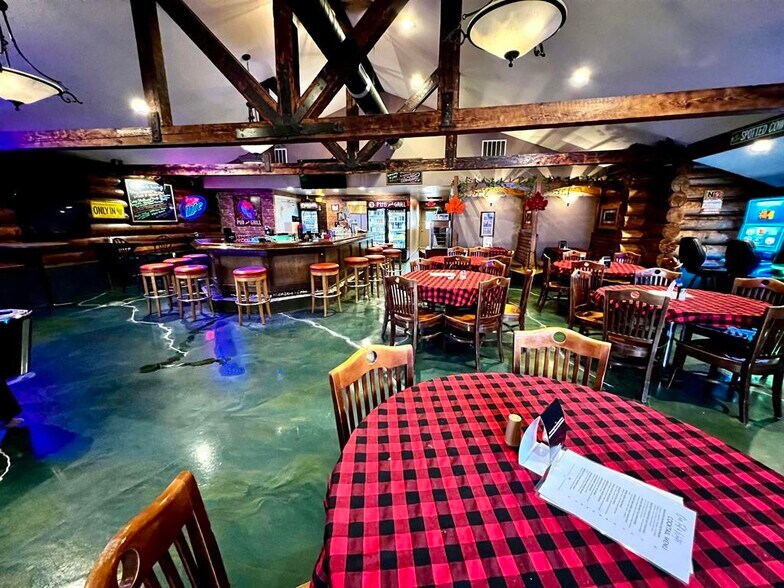 More Photos Of 307 Main St, Hollandale Restaurant For Sale