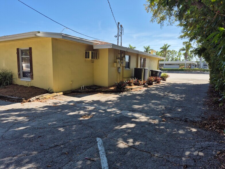 More Photos Of 1615 Colonial Blvd, Fort Myers Medical For Sale