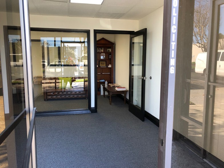 More Photos Of 3609 W MacArthur Blvd, Santa Ana Manufacturing For Lease