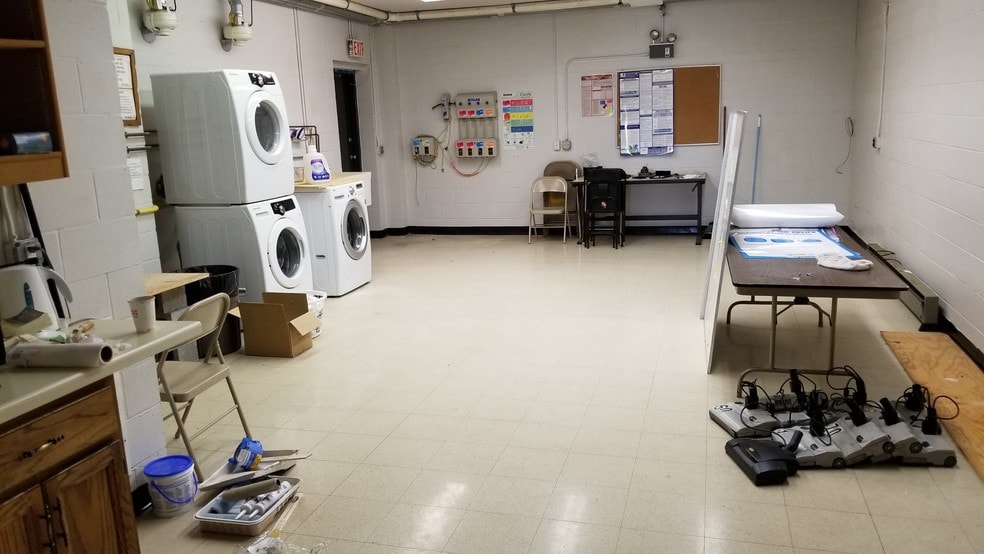 More Photos Of 71 Love Ln, Netcong Warehouse For Lease