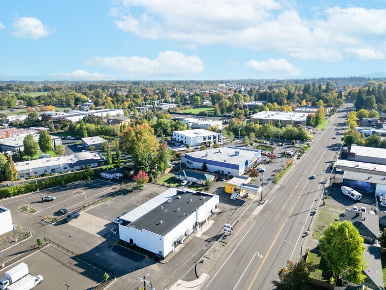 More Photos Of 1025 NW 9th St, Corvallis Office For Lease