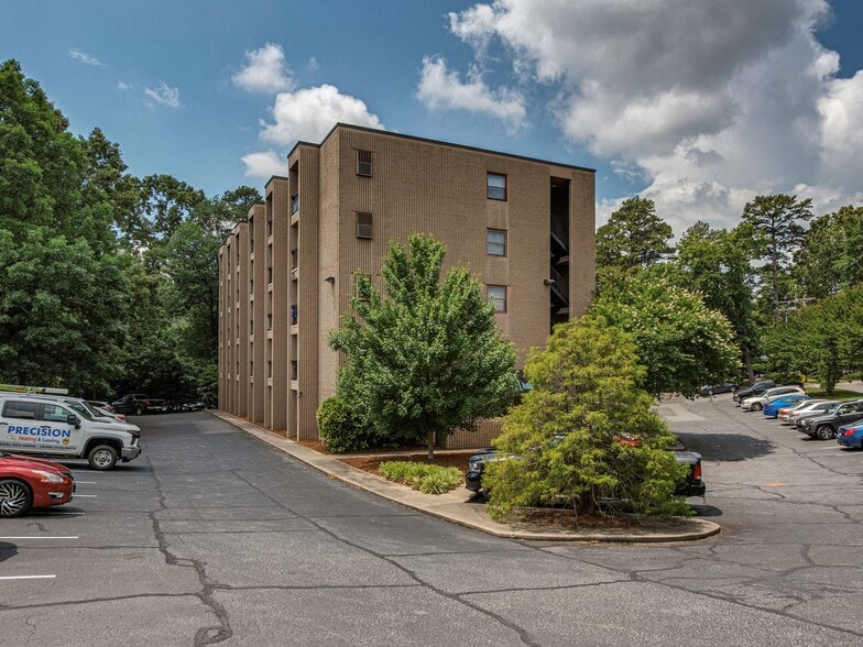 More Photos Of 380 9th Avenue Dr NE, Hickory Apartments For Sale