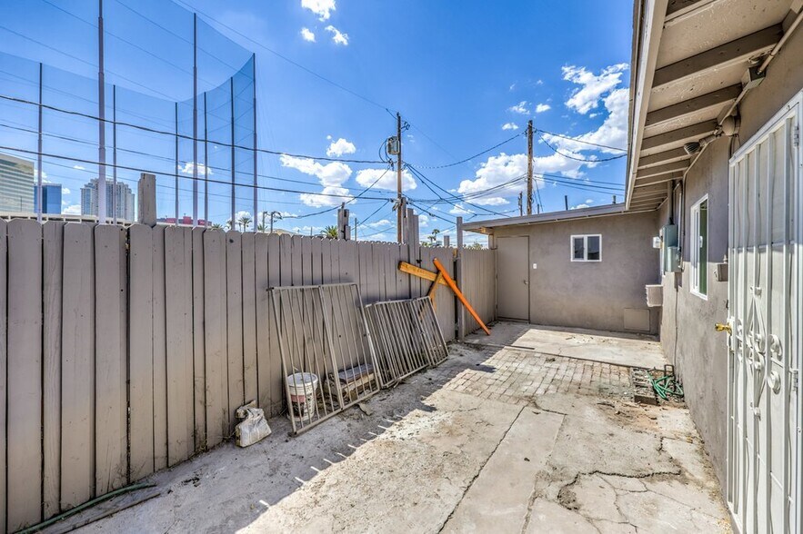 More Photos Of 119 W New York Ave, Las Vegas Apartments For Sale