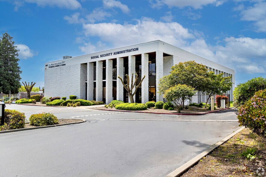 Primary Photo Of 3185 M St, Merced Medical For Sale