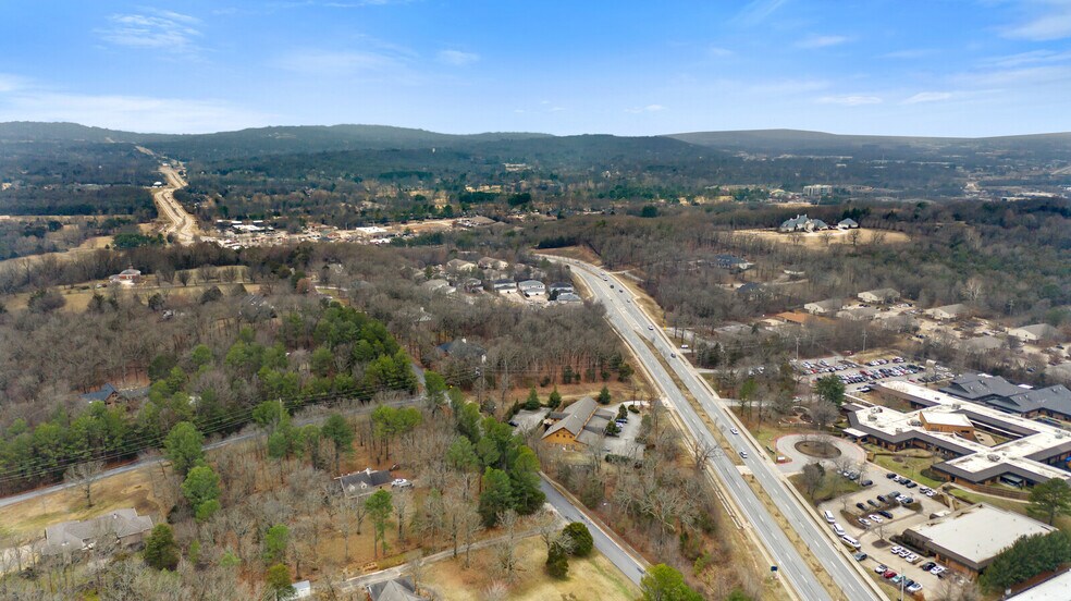 More Photos Of 4220 N Crossover Rd, Fayetteville Medical For Lease