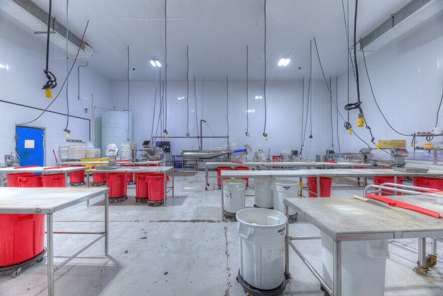 More Photos Of 1691 N 161st East Ave, Tulsa Distribution For Lease