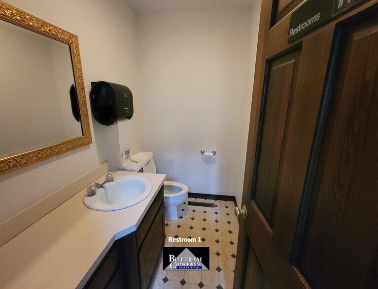 More Photos Of 3111 McClelland Blvd., Joplin Office For Sale