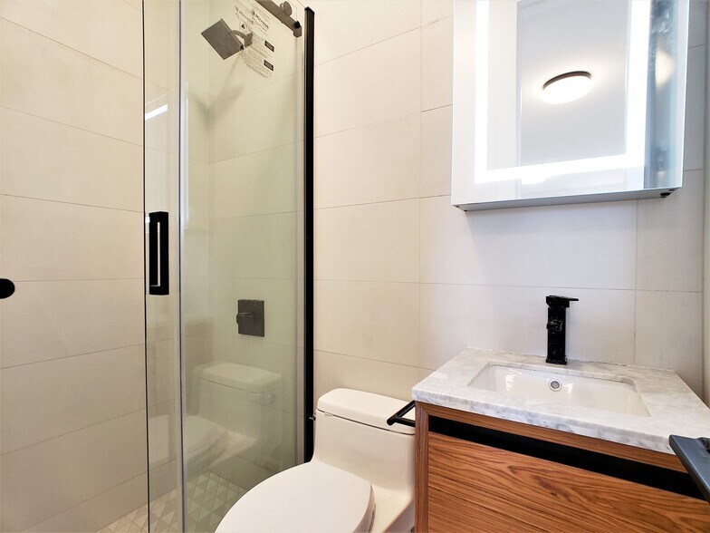 More Photos Of 750 Washington Ave, Brooklyn Apartments For Sale