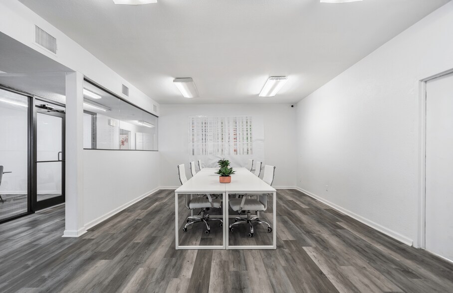 More Photos Of 5415 Lost Ln, San Antonio Medical For Sale