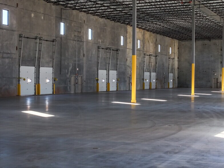 More Photos Of 1 Barbiche Dr, Flemington Unknown For Lease