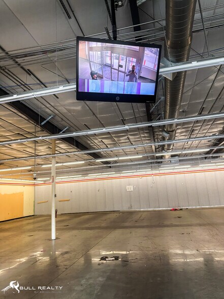 More Photos Of 4300 Vanderbilt Rd, Birmingham Freestanding For Sale