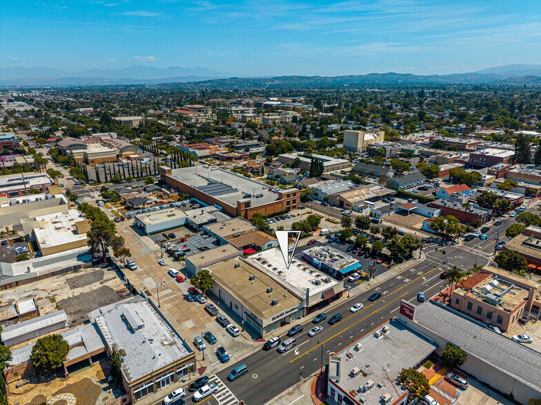 More Photos Of 321 W Chapman Ave, Orange Office For Lease
