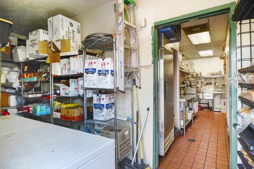 More Photos Of 142 N Mountain Ave, Ontario Restaurant For Sale