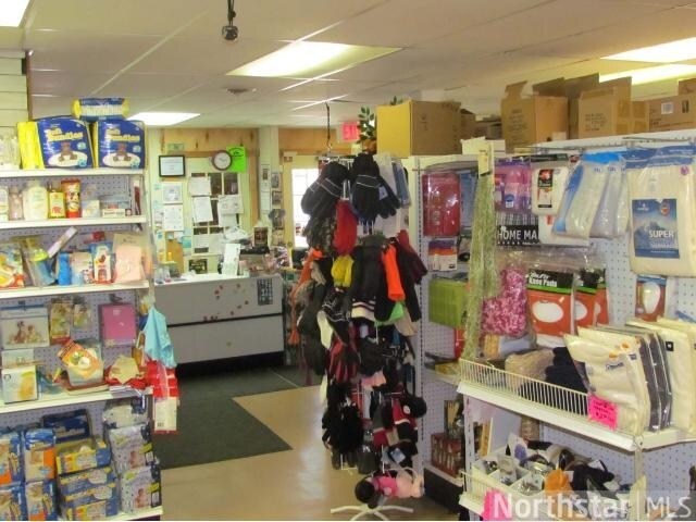 More Photos Of 105 W Minnesota St, Le Center Storefront Retail Residential For Lease