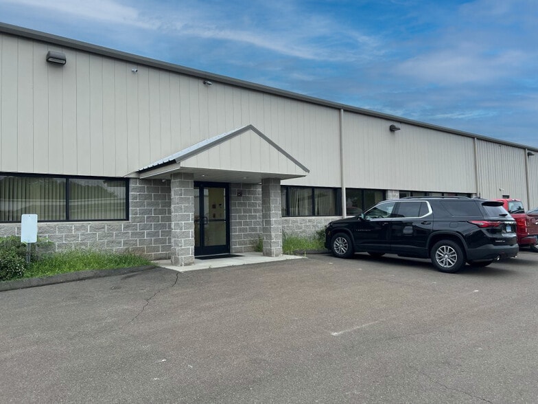 More Photos Of 21 Thompson Rd, Branford Industrial For Lease