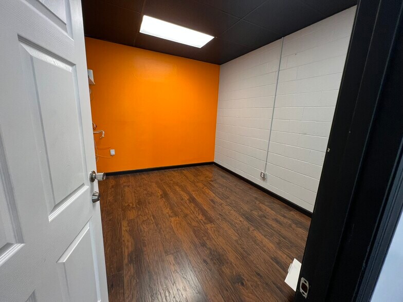 More Photos Of 500 S Raymond Ave, Fullerton Warehouse For Lease