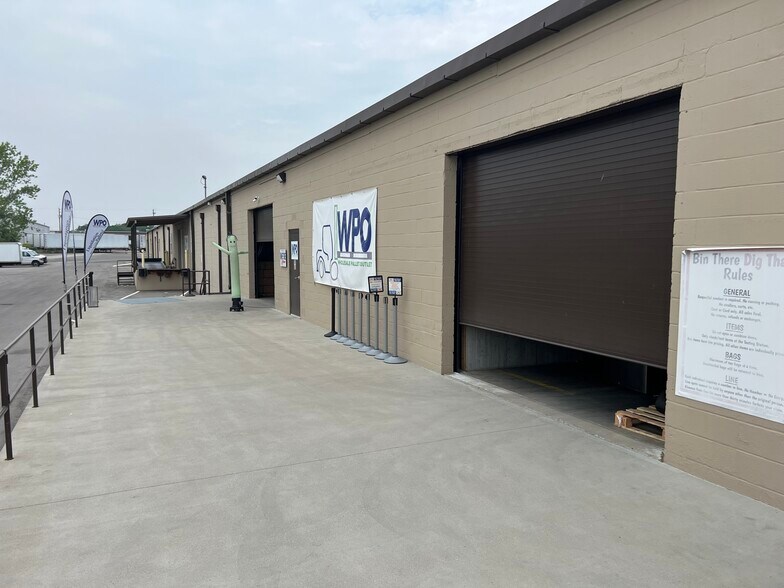 More Photos Of 216 Hartmann Dr, Lebanon Distribution For Lease