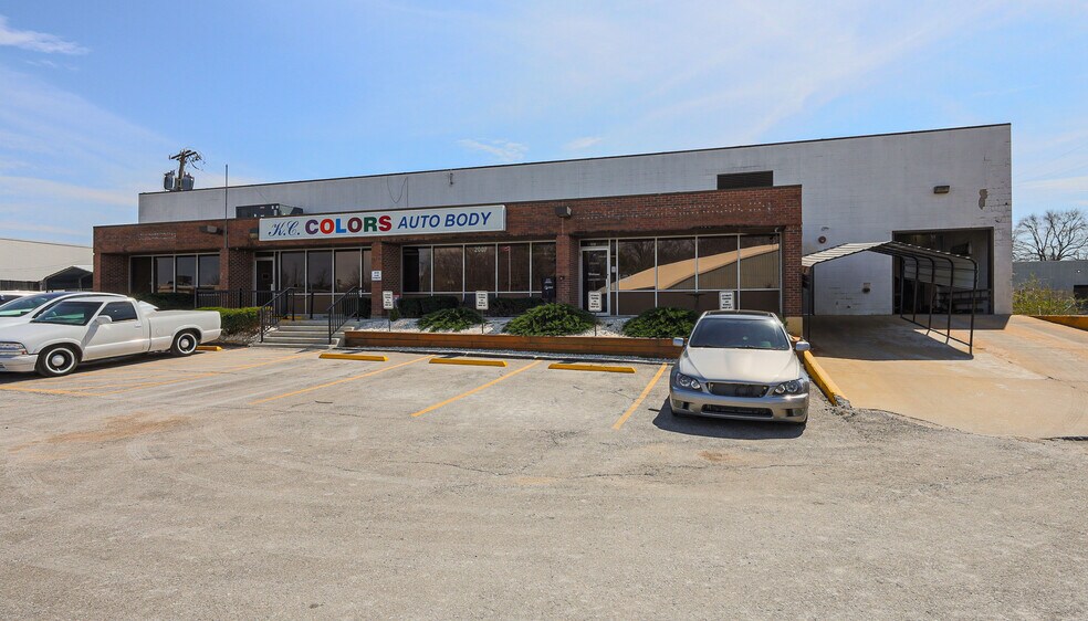 More Photos Of 2005-2007 W 103rd Ter, Leawood Service For Sale