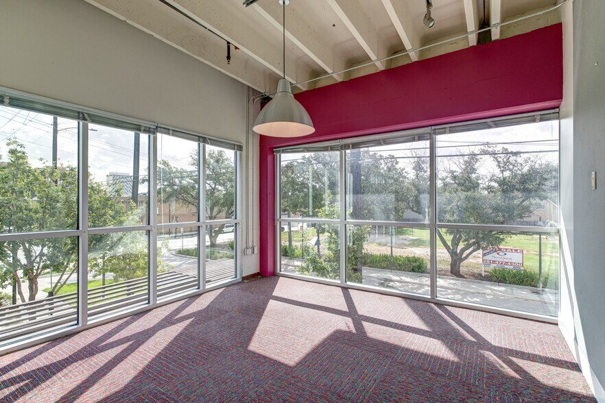 More Photos Of 2808 Caroline St, Houston Loft Creative Space For Lease