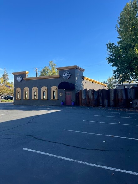 More Photos Of 1201 Market St, Redding Restaurant For Sale