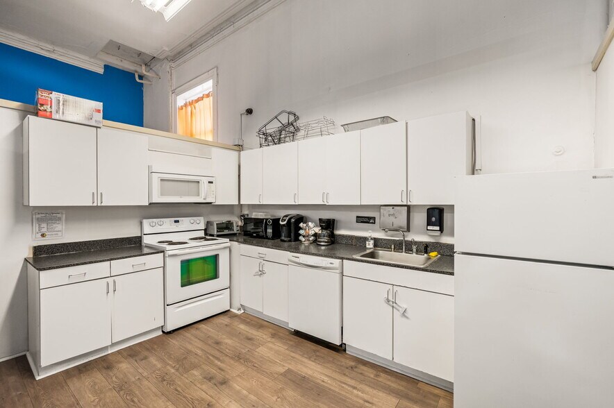 More Photos Of 209-215 Fairmount Ave, Philadelphia Storefront Retail Residential For Sale