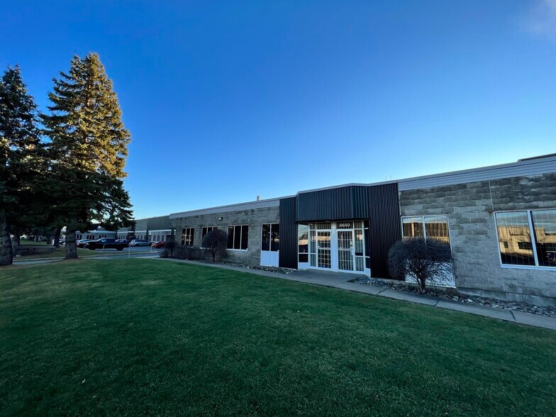 More Photos Of 6630-6650 Rue Abrams, Montréal Warehouse For Lease