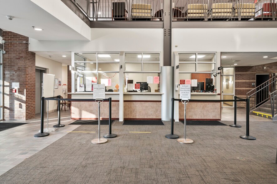 More Photos Of 6 Care Ln, Saratoga Springs Medical For Lease