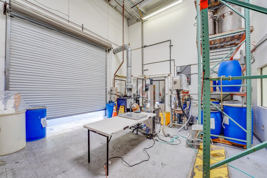 More Photos Of 1849 Diamond St, San Marcos Warehouse For Lease