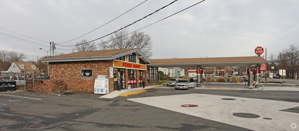 More Photos Of 1310 5th Ave, Bay Shore Service Station For Lease