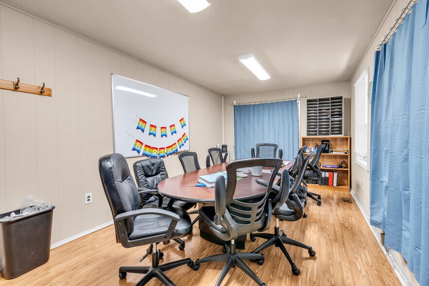 More Photos Of 122 Lien St, Toms River Office For Sale