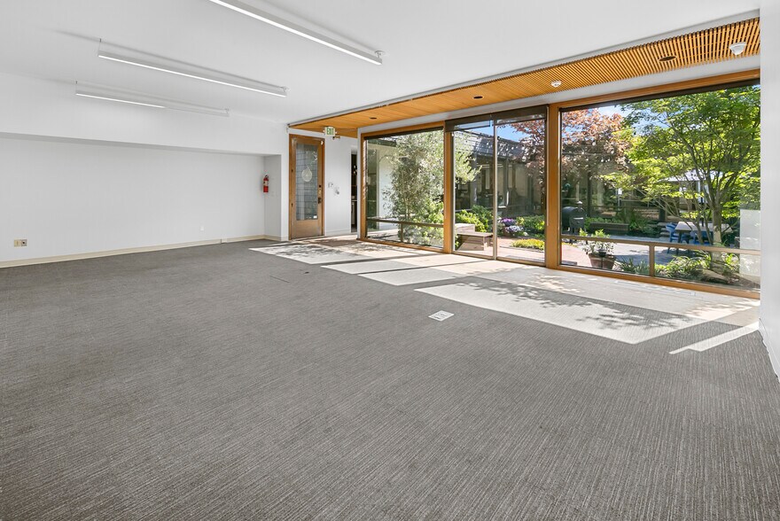 More Photos Of 1148 NW Leary Way, Seattle Office For Lease