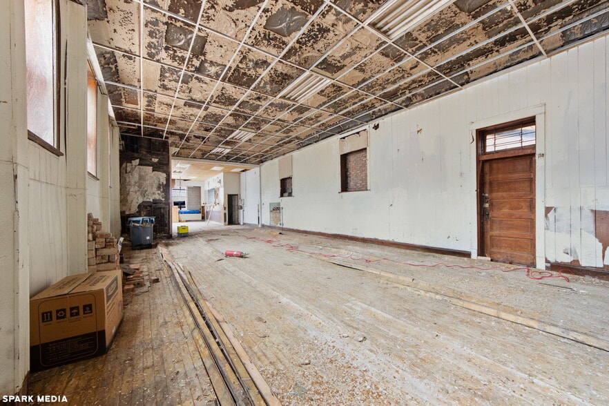 More Photos Of 4800 S Wood St, Chicago Storefront Retail Residential For Sale
