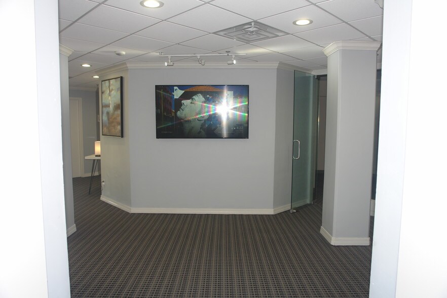 More Photos Of 127 E Michigan St, Indianapolis Loft Creative Space For Lease