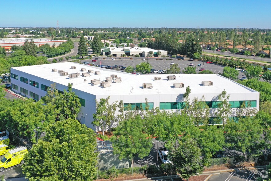 More Photos Of 5104 N Blythe Ave, Fresno Office For Sale