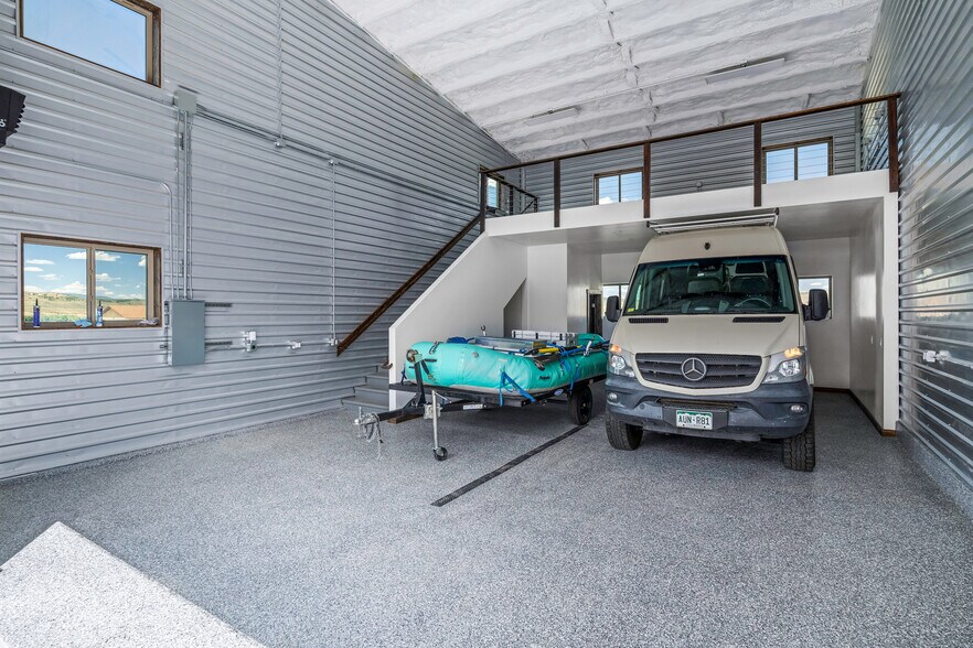 More Photos Of 453 Commerce St, Hayden Industrial For Sale