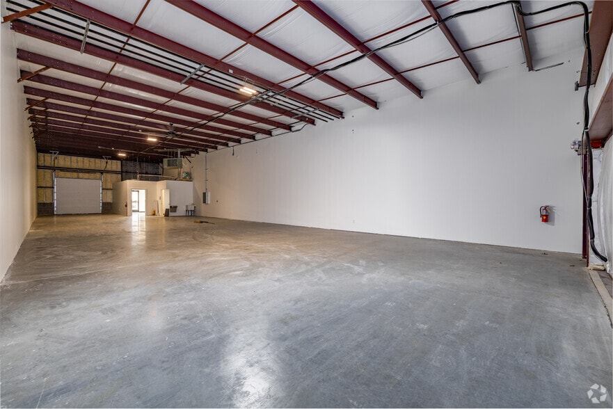 More Photos Of 3630 Ohara Rd, Erlanger Showroom For Lease