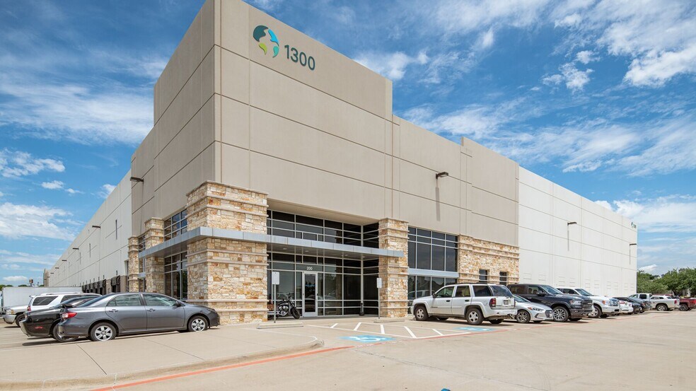 More Photos Of 1300 N State Highway 360, Grand Prairie Distribution For Lease