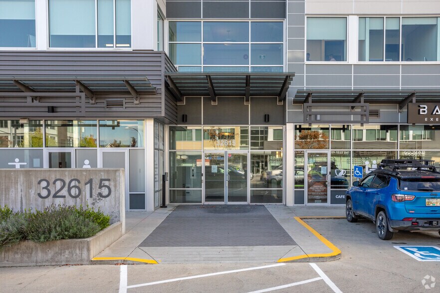 More Photos Of 32615 S Fraser Way, Abbotsford Office For Sale