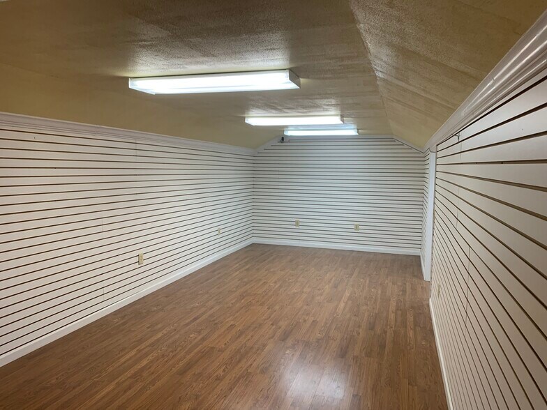 More Photos Of 1078 McRae Hwy, Eastman Freestanding For Sale