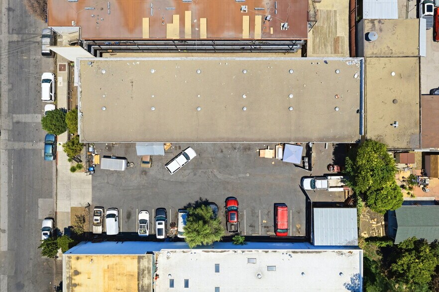 More Photos Of 32 Willow St, Redwood City Warehouse For Sale