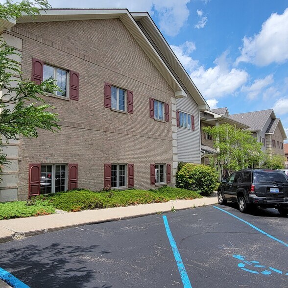 More Photos Of 8305 S Saginaw St, Grand Blanc Medical For Lease