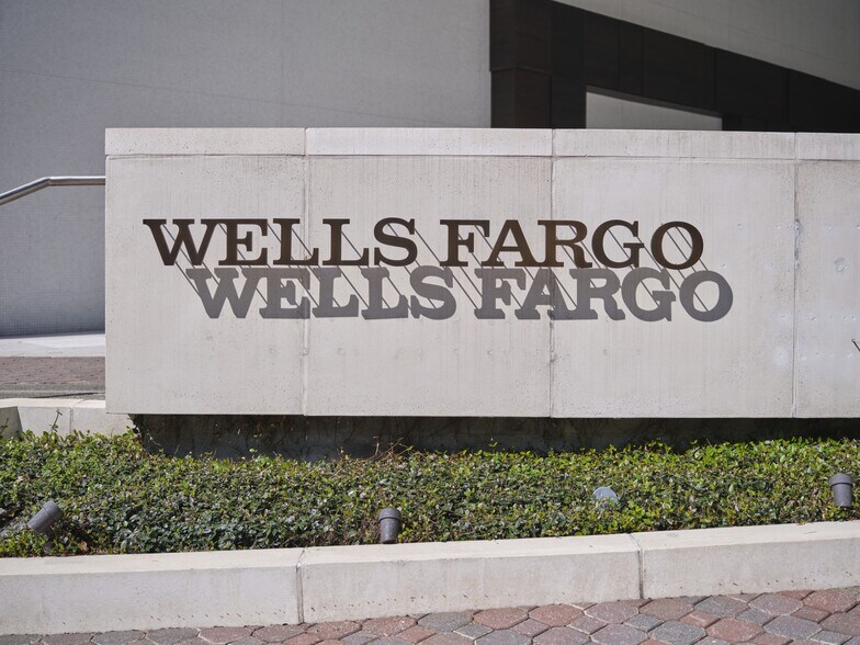 More Photos Of 950 E Paces Ferry Rd NE, Atlanta Office For Lease