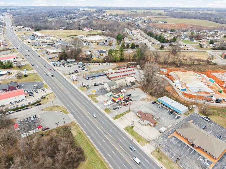 More Photos Of 1959 Fort Campbell Blvd, Clarksville Freestanding For Sale
