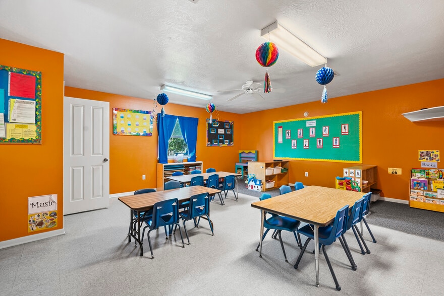 More Photos Of 989 Old Mcdade Rd, Elgin Daycare Center For Sale