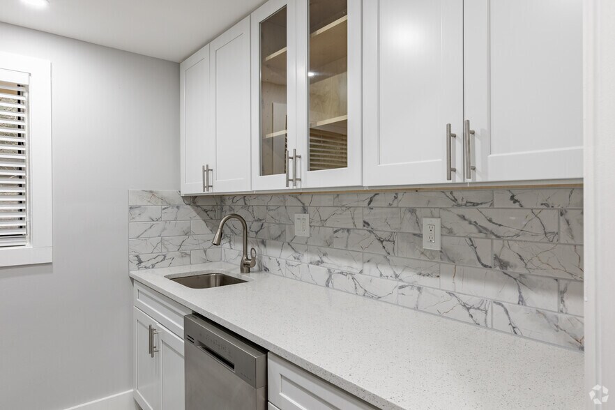 More Photos Of 1031 Scott Blvd, Decatur Apartments For Sale