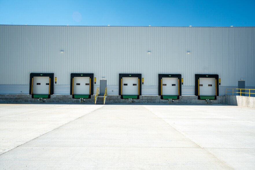 More Photos Of 1101 N Center Rd, Flint Manufacturing For Lease