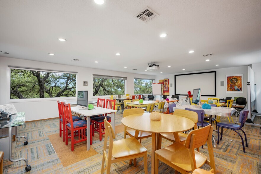 More Photos Of 8647 Wurzbach Rd, San Antonio Medical For Lease