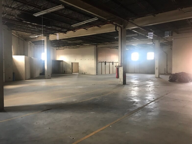 More Photos Of 50-25 35th St, Long Island City Manufacturing For Lease