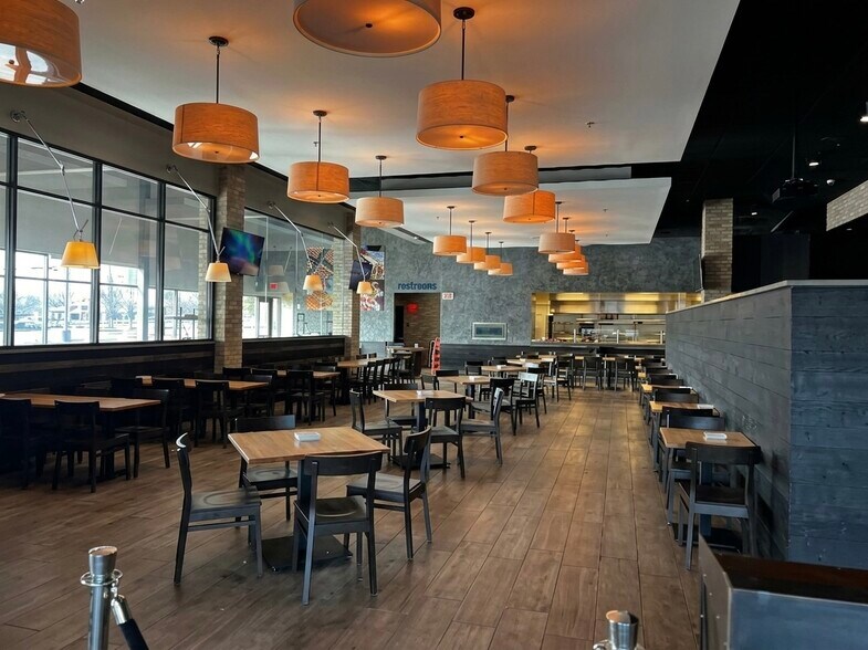 More Photos Of 4780 Cornell Rd, Cincinnati Movie Theatre For Sale